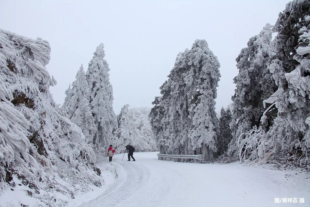 此外,还有十里平坦高山草场,资水丹霞田园综合体